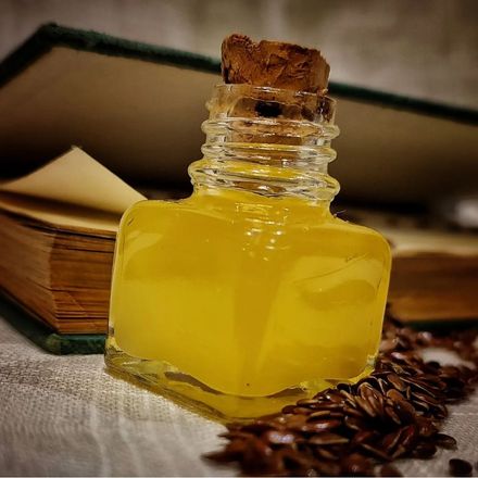 Antirughe naturale: Olio di semi di Lino e fiori di Iperico per una pelle più giovane e luminosa!