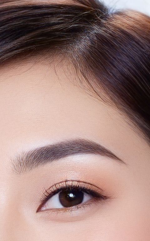 Model Cosmetic 03