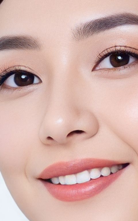 Model Cosmetic 03