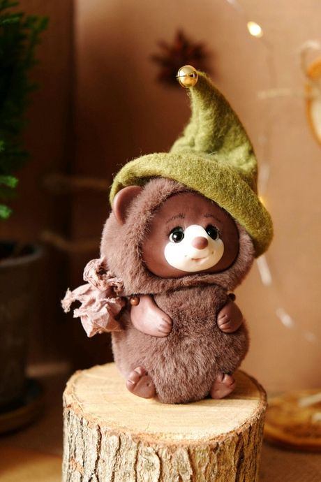 Teddy bear with a party hat