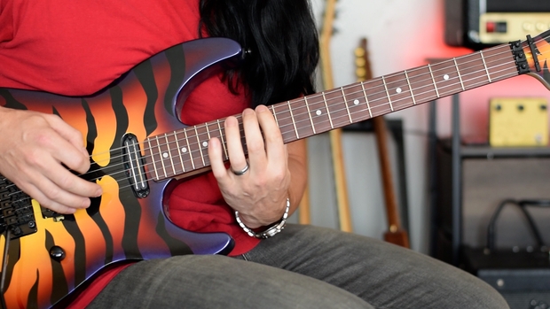 22 TOTALLY AWESOME Shred Guitar Licks Program