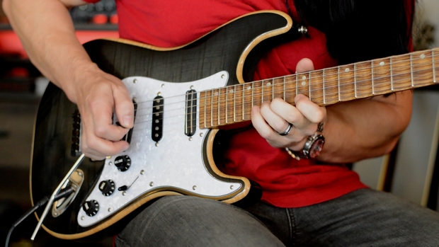 22 TOTALLY AWESOME Shred Guitar Licks Program