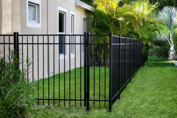 Want Security and Style? Aluminum Fences Deliver Both