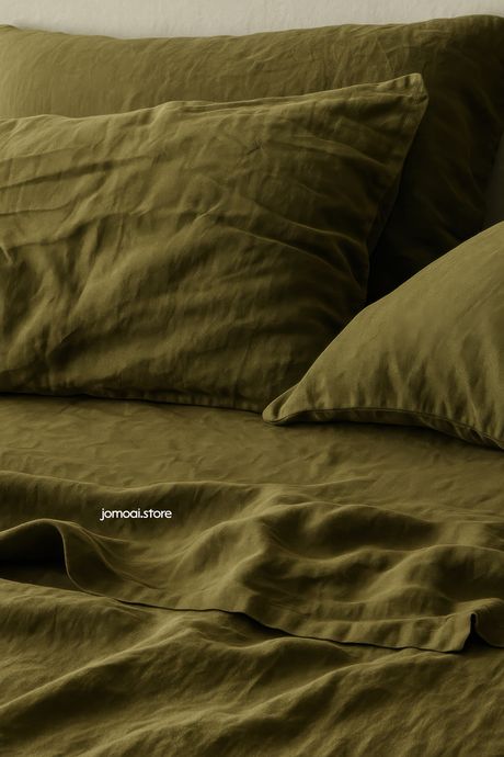 Olive Green Linen Bedding Set – Wrinkled Texture Detail
