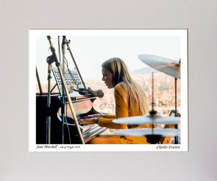 Joni Mitchell - at piano - 1970 Isle of Wight Festival - Mounted Print - (12&quot;x10&quot;) [323068]
