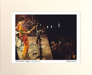 Jimi Hendrix - snappy - 1970 Isle of Wight Festival - Mounted Print - (12"x10") [323419]