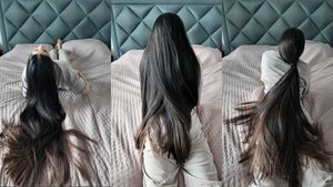 Yega Horizontal Hair Play