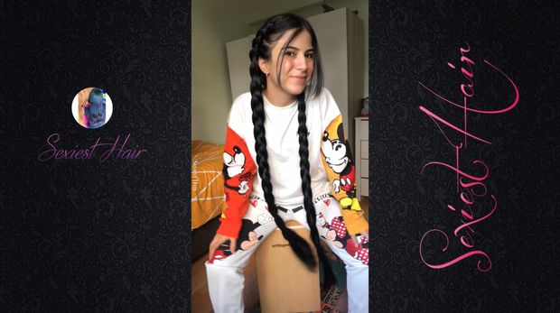 Duygu Pigtails Play