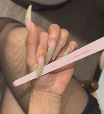 Sharpening my Long Sexy Natural Fingernails