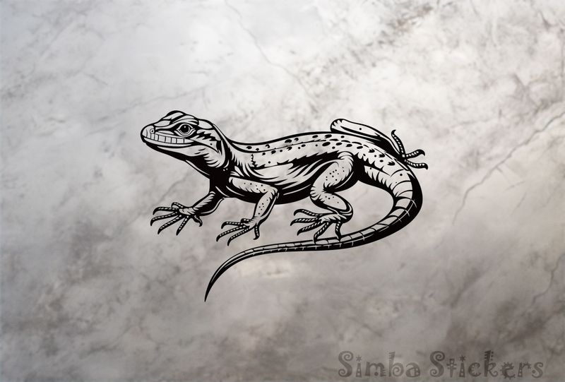 Cheeky lizard getting ready to spring, outline art