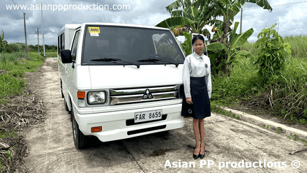864 - Ley revving FB van