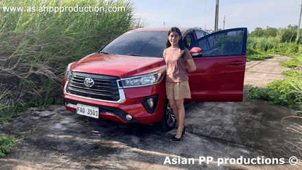 899 - Riez revving innova in heels