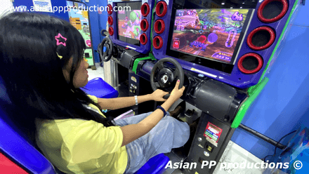 CustomVideo - 146 - Gellay playing arcade