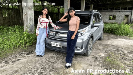 897 - Students Hard revving Honda