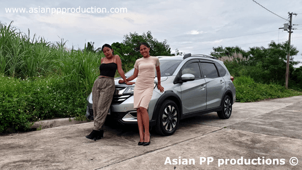 844 - Rhea &amp; Jam revving Honda