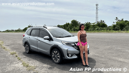 900 - Kate Driving Honda