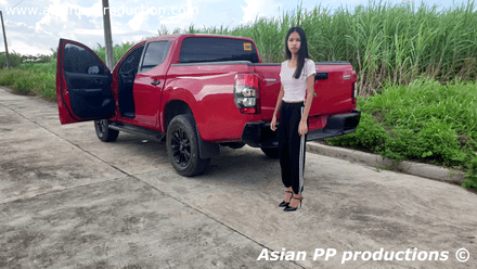 808 - Edna revving Mitsubishi Strada