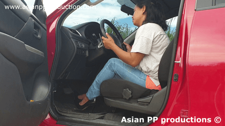 820 - Mature lady pick up revving