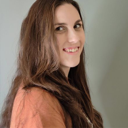 Nora: XL hair to undercut bob