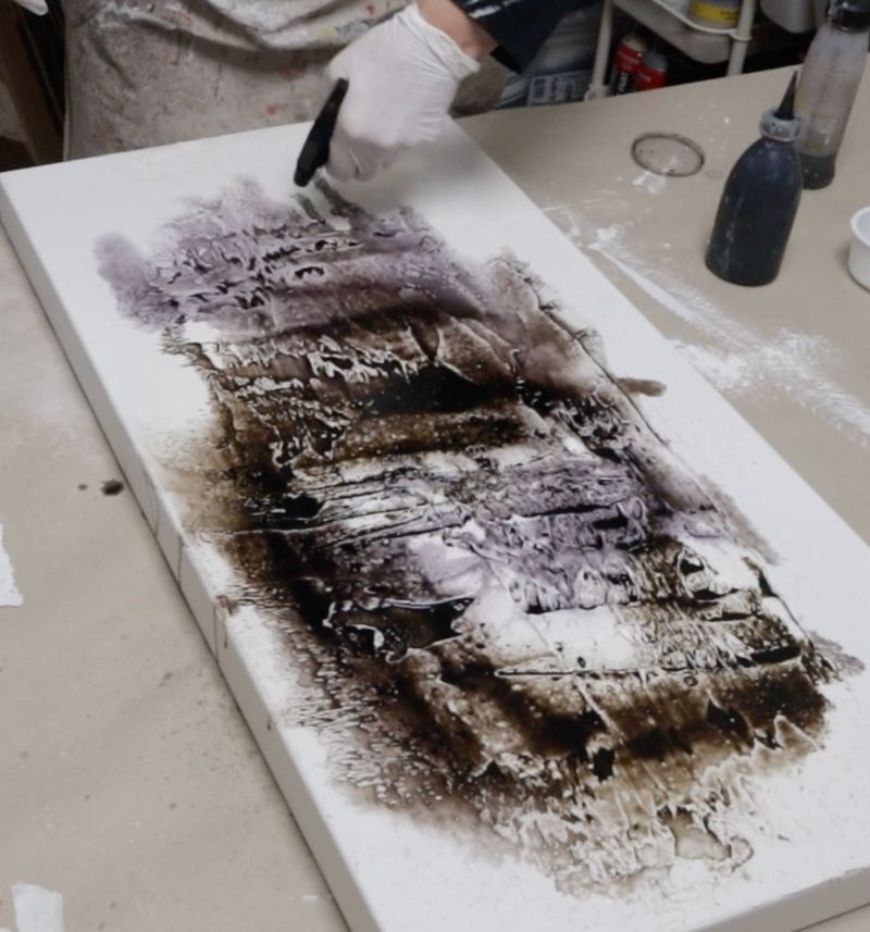 Abstrakte Landschaft mit Marmormehl und Acrylfarben