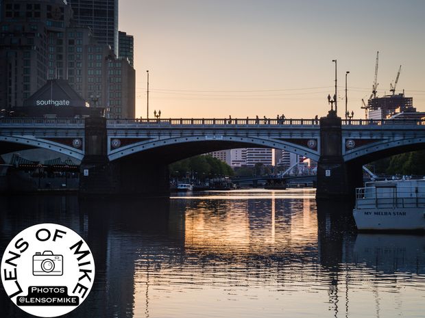 Princes Bridge at Sunset Stunning Melbourne Cityscape Over the Yarra River Photo Download