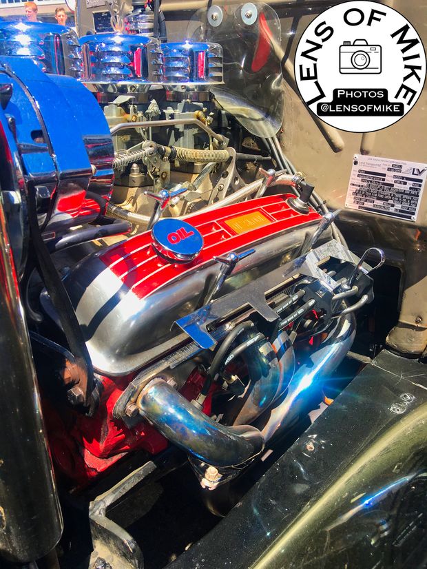 High-Performance Classic Car Engine with Chrome and Red Accents Vintage Hot Rod Motor Photo Download