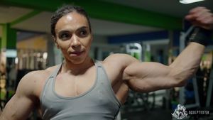 Manal - In The Gym