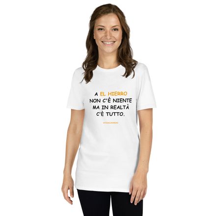 T-shirt in nero: A El Hierro non c&#x27;è niente ma in realtà c&#x27;è tutto.
