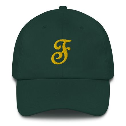 Hat with gold label &quot;F&quot;