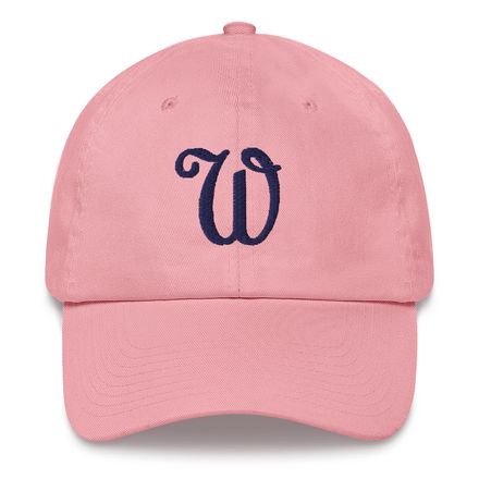 Hat with navy label &quot;W&quot;