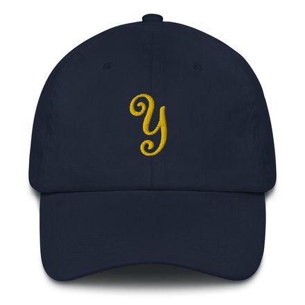 Hat with gold label &quot;Y&quot;