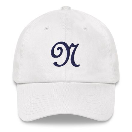 Hat with navy label &quot;N&quot;