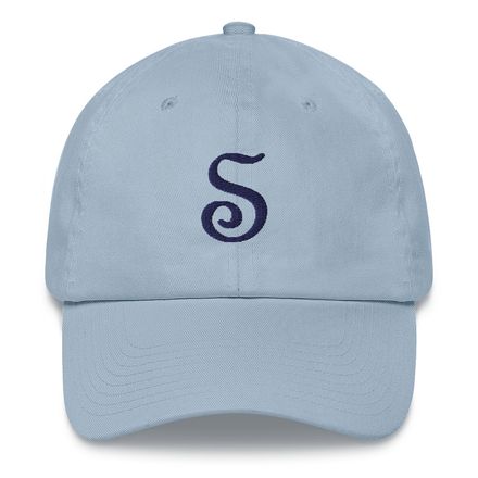 Hat with navy label &quot;S&quot;