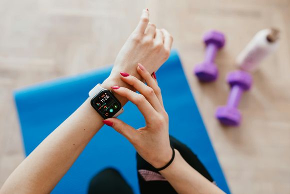 Sustained interest in smartwatches, although generations differ - four-year trend