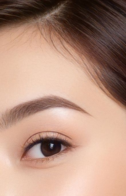 Model Cosmetic 17