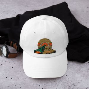Classic Dad Hat – Embroidered Retro Sunset and Mountain Illustration Cap for Outdoor Adventures