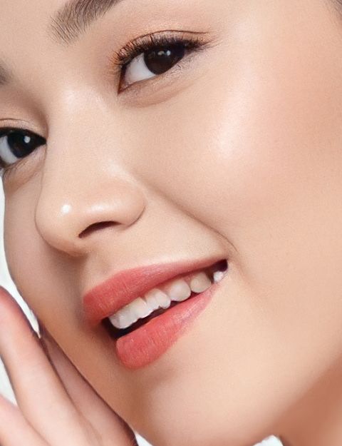 Model Cosmetic 13