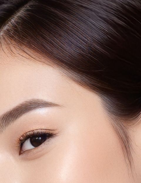 Model Cosmetic 13
