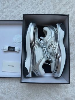 Chanel CC Runner