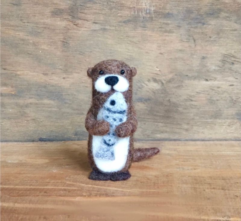 Baby Otter With Fish - Needle Felting Pattern PDF