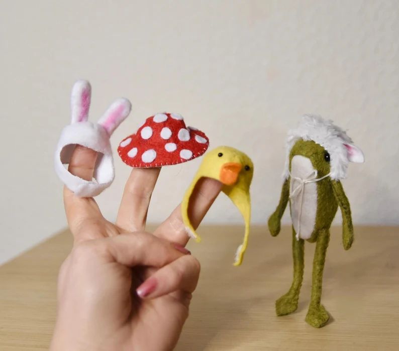 Cute Miniature Hats For Frog - Felt Sewing Pattern