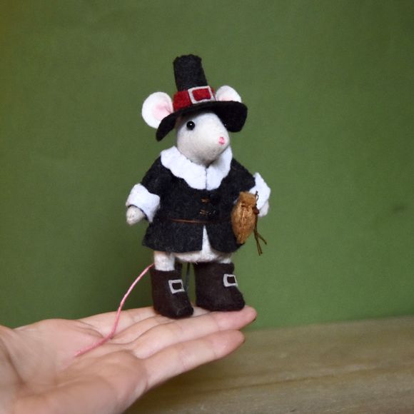 Felt Sewing Pattern- Miniature Guy Fawkes Costume For Titch the Mouse Doll 