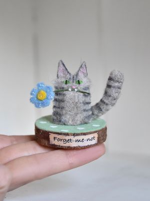 Forget-me-not Tabby Cat - Miniature Ornament 