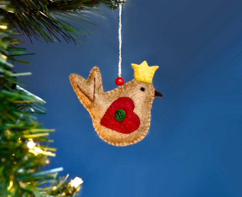 King Robin Felt Ornament -  Sewing Pattern - Christmas Tree Bauble Tutorial 