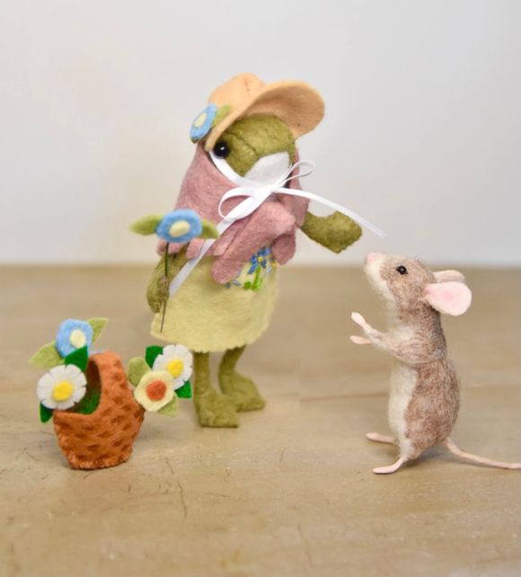 Prairie Girl Outfit For Beanz The Frog Doll - Sewing Pattern PDF Tutorial - The Wishing Shed