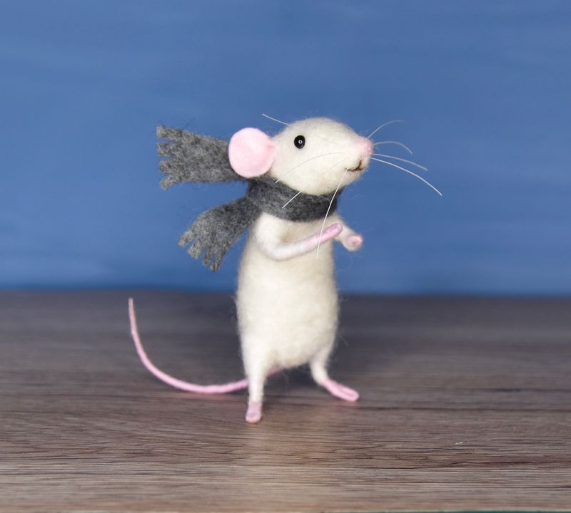 Posable Little White Mouse - Needle Felting Pattern PDF