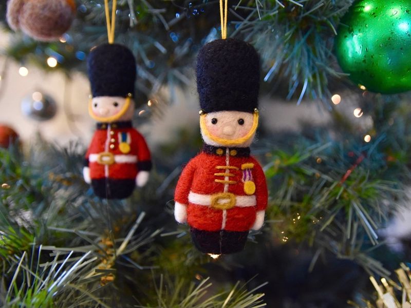 Miniature Royal Guards - Christmas Soldier - Easy Needle Felting Pattern PDF - Tutorial  