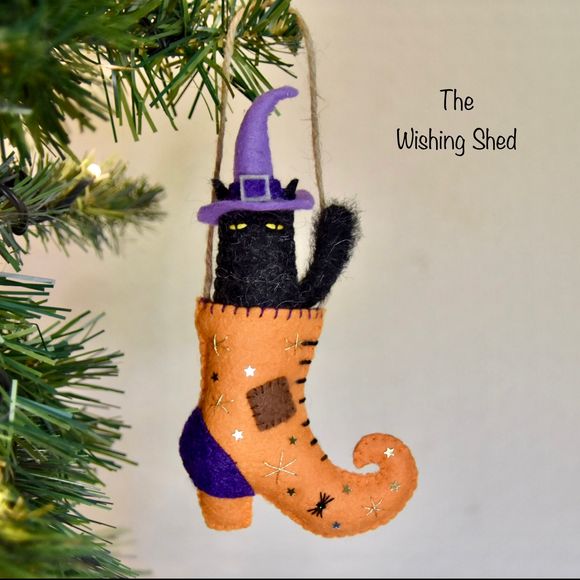 Naughty Black Cat in Witchy Shoe - Felt Sewing Pattern - The Wishing Shed  - Christmas ornament