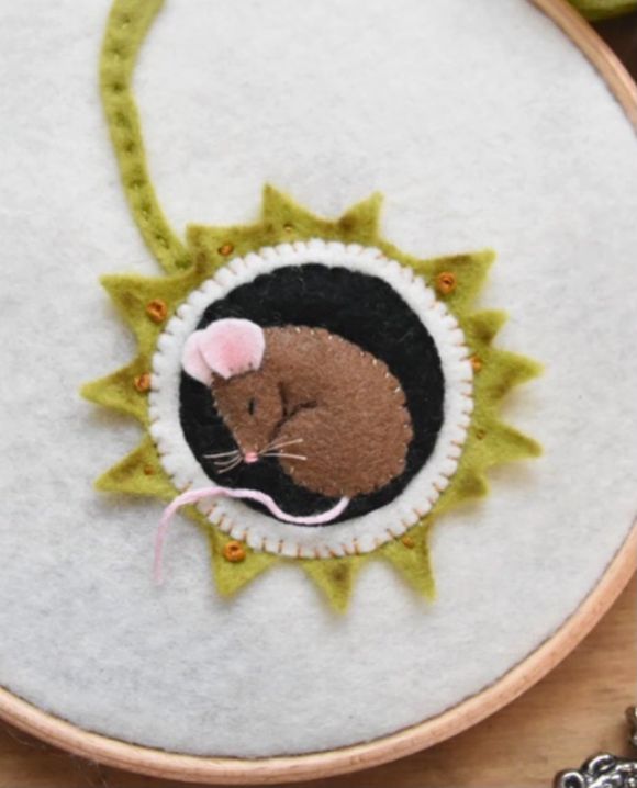  Mouse Sleeping Inside Conker 2D appliqué - Easy  Sewing Embroidery Pattern PDF - Tutorial 