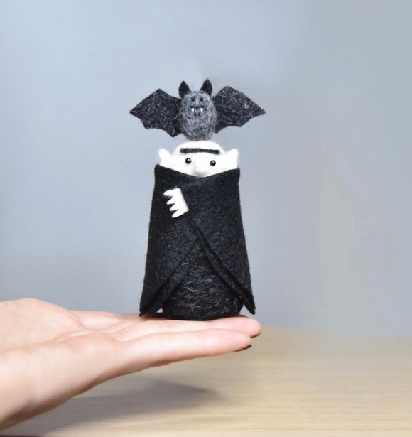 Miniature Dracula  Doll &amp; Pet Bat - Needle Felting Pattern PDF - Tutorial - Halloween Decoration 
